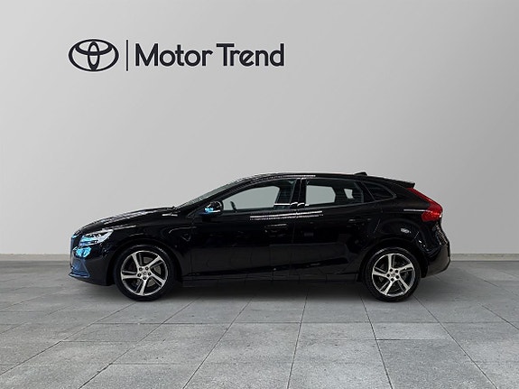 Volvo V40 3 of 15
