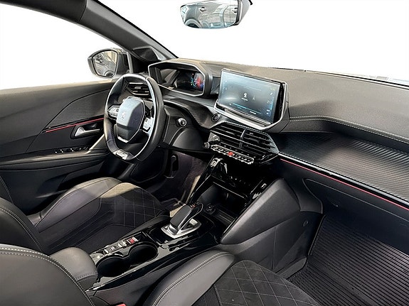 Peugeot e-208 13 of 17