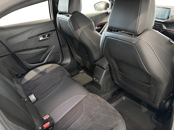 Peugeot e-208 14 of 17