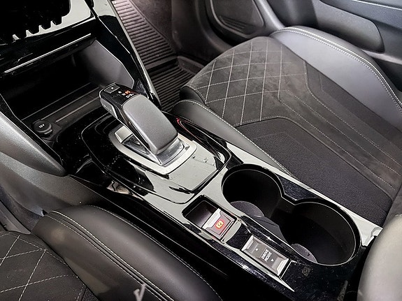 Peugeot e-208 12 of 17
