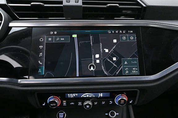 Audi Q3 16 of 27