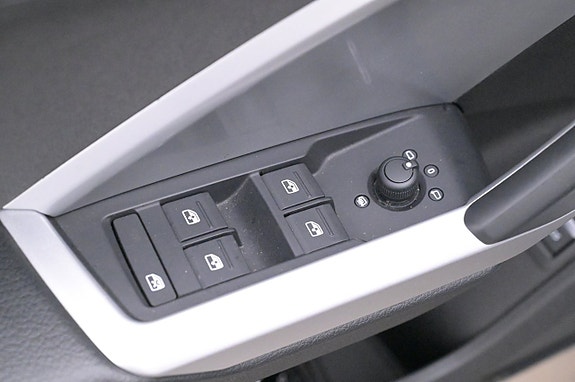 Audi Q3 11 of 27