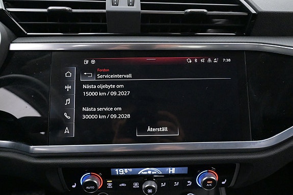 Audi Q3 17 of 27
