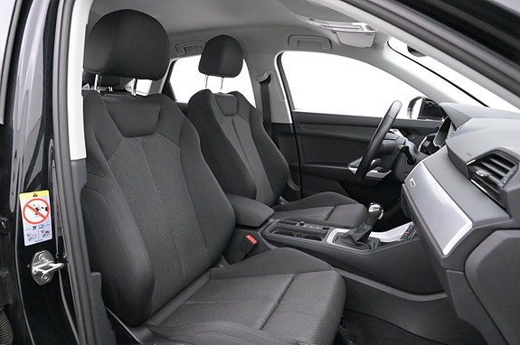 Audi Q3 13 of 27
