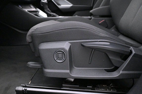 Audi Q3 12 of 27