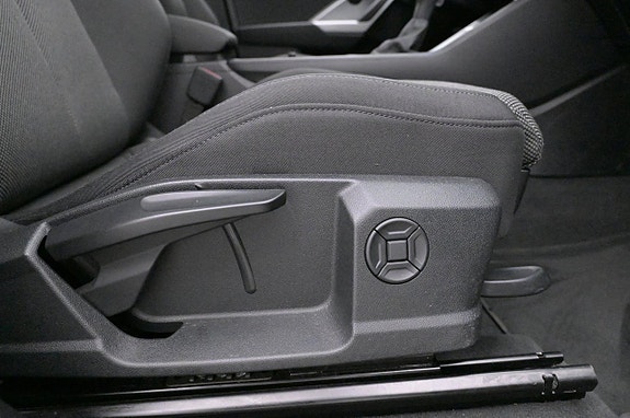 Audi Q3 14 of 27