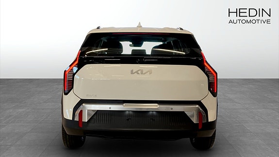 Kia EV3 7 of 18