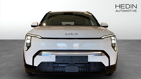Kia EV3 8 of 18