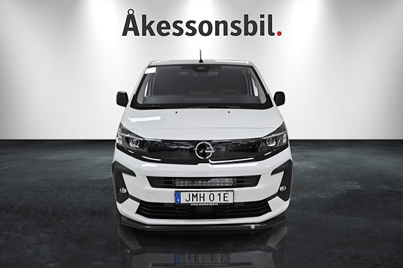 Opel Vivaro 2 of 8