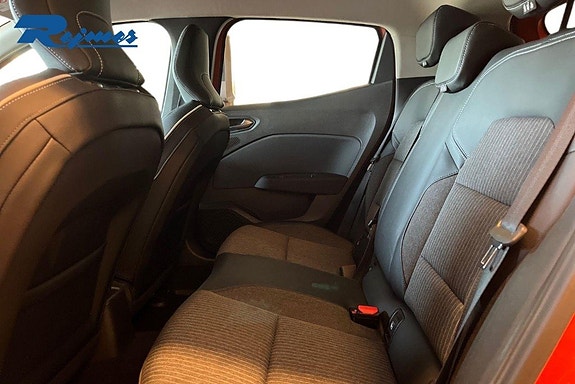 Renault Clio 16 of 19