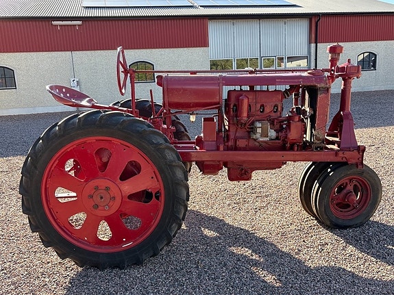Veterantraktor McCormick-Deering F-20 5 of 6