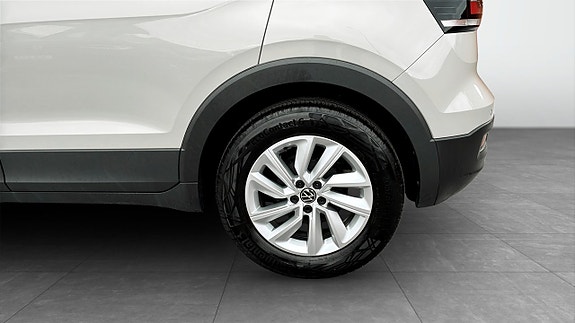 Volkswagen T-Cross 6 of 15