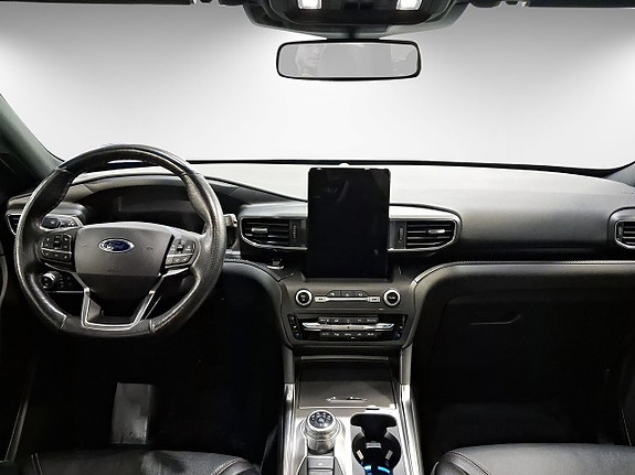 Ford Explorer 8 of 10