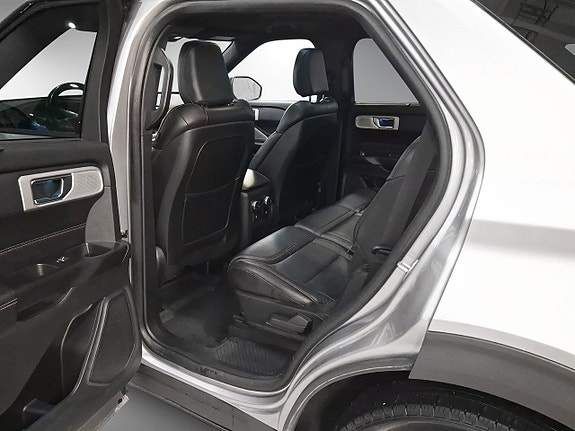 Ford Explorer 5 of 10