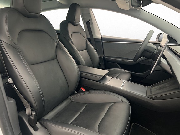 Tesla Model 3 29 of 30