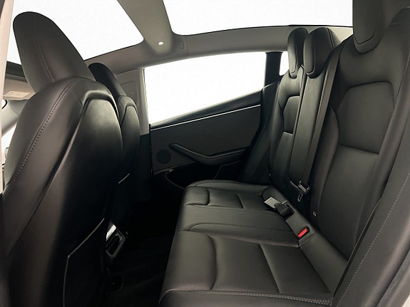Tesla Model 3 30 of 30