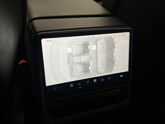 Tesla Model 3 26 of 30