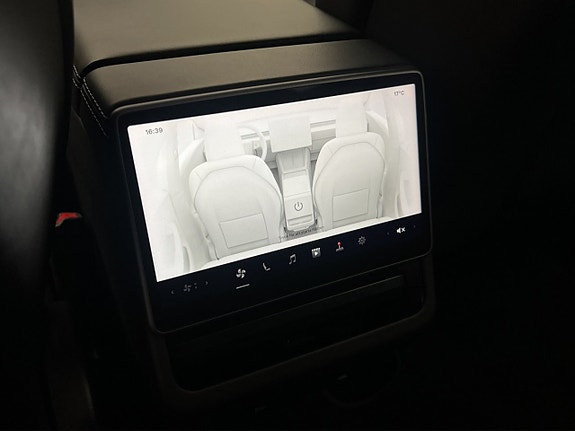 Tesla Model 3 25 of 30