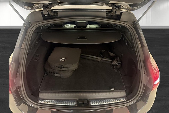 Mercedes-Benz C300 de 17 of 25