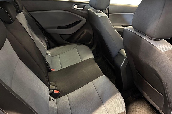 Hyundai i20 13 of 23