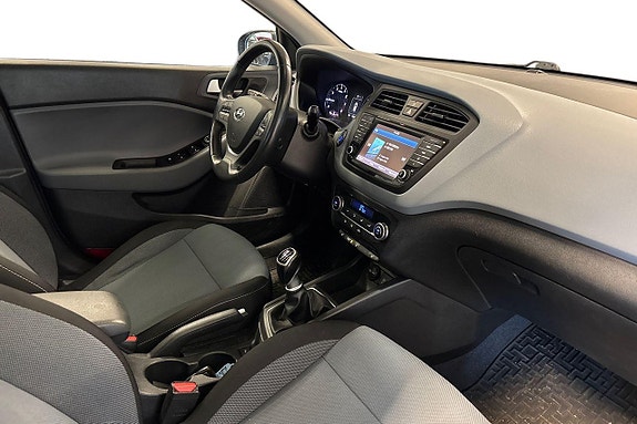 Hyundai i20 9 of 23