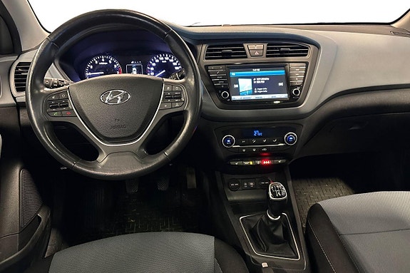 Hyundai i20 10 of 23