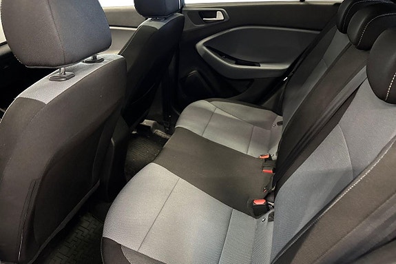 Hyundai i20 14 of 23