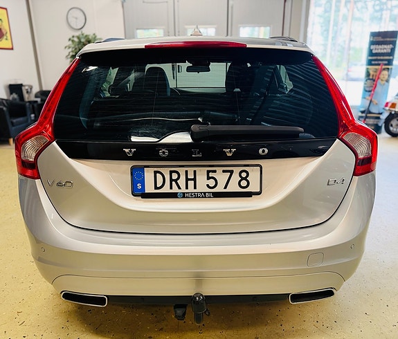Volvo V60 8 of 23