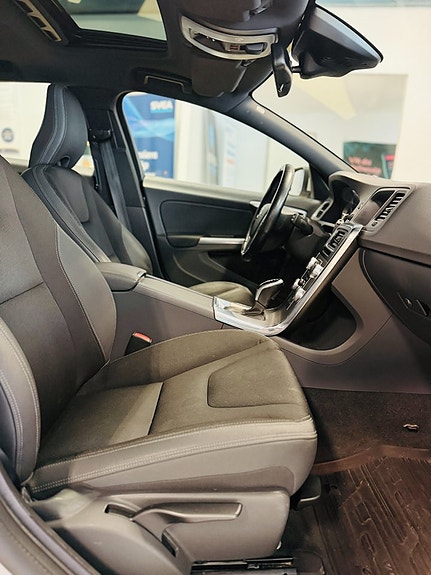Volvo V60 22 of 23