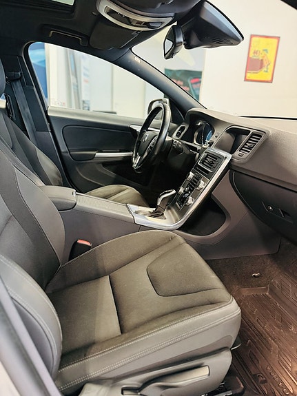 Volvo V60 21 of 23