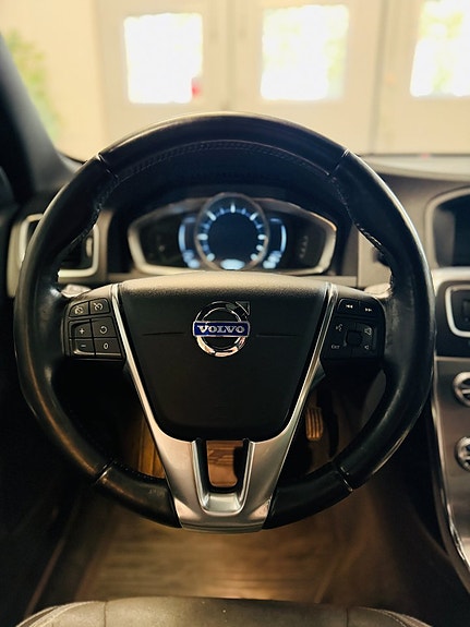 Volvo V60 18 of 23