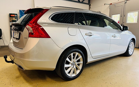 Volvo V60 10 of 23