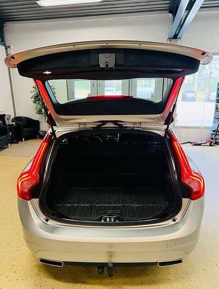 Volvo V60 9 of 23