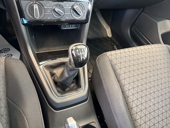 Volkswagen T-Cross 12 of 15