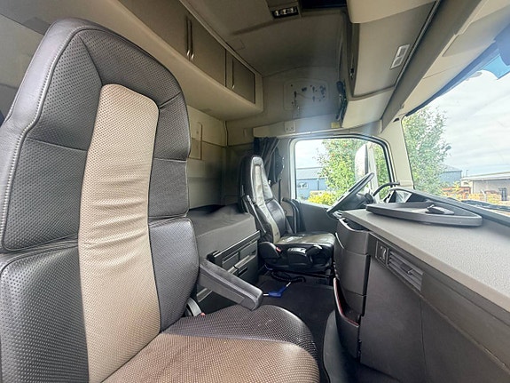 Volvo FH 64 9 of 12