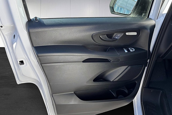 Mercedes-Benz Vito 110 9 of 17