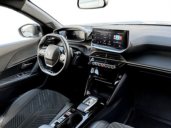 Peugeot 2008 11 of 15