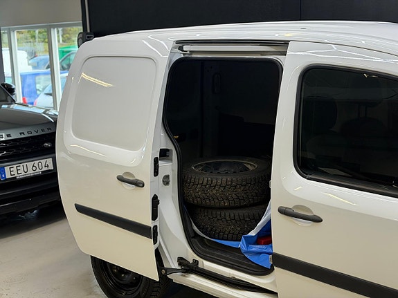 Renault Kangoo Express 13 of 18