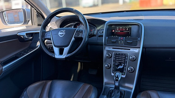 Volvo XC60 19 of 25