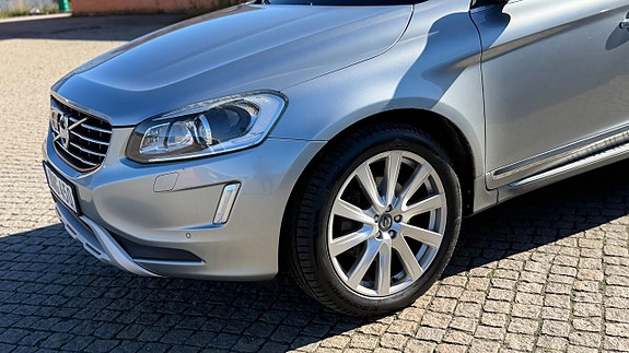 Volvo XC60 25 of 25
