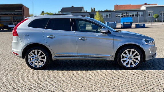 Volvo XC60 4 of 25