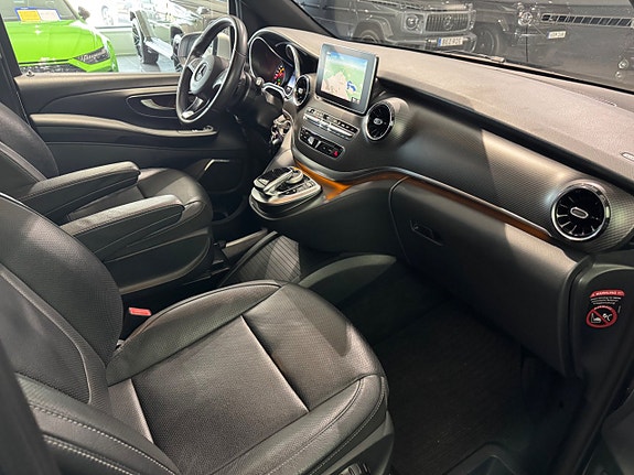 Mercedes-Benz V300 d 7 of 19