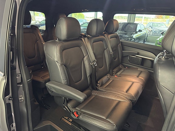Mercedes-Benz V300 d 10 of 19