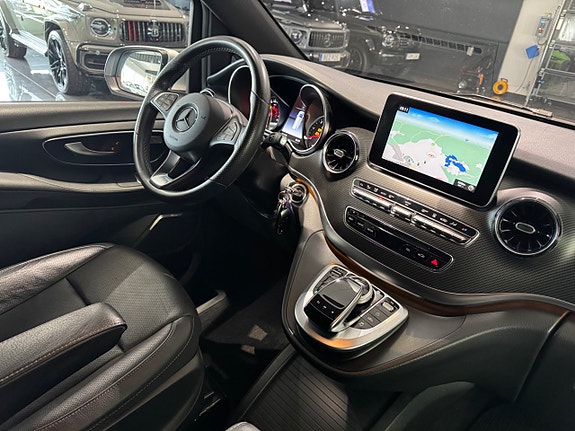 Mercedes-Benz V300 d 5 of 19