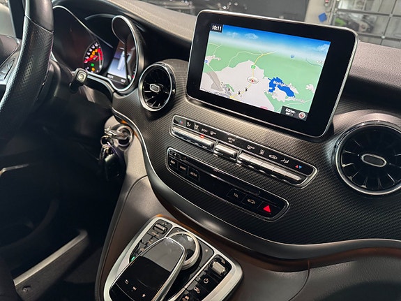 Mercedes-Benz V300 d 6 of 19