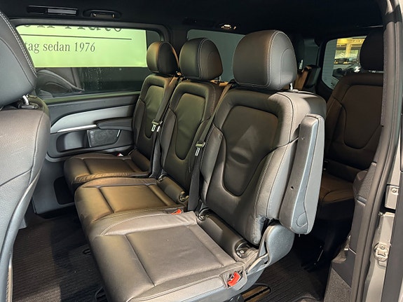 Mercedes-Benz V300 d 14 of 19