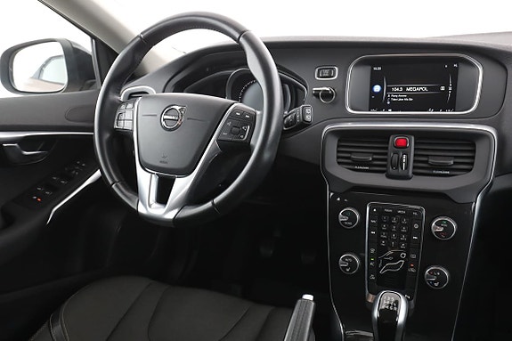 Volvo V40 Cross Country 14 of 30