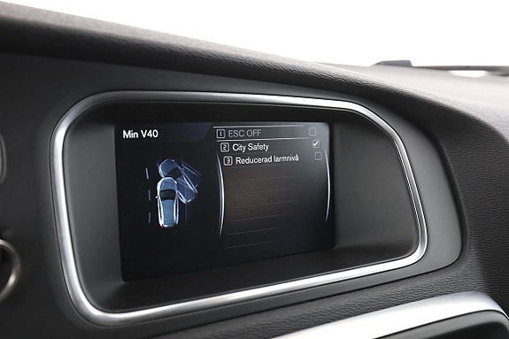 Volvo V40 Cross Country 22 of 30