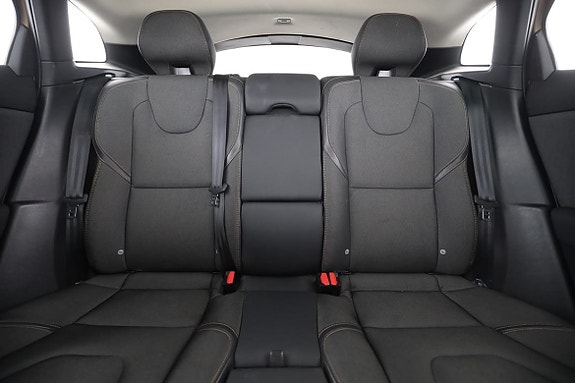 Volvo V40 Cross Country 16 of 30