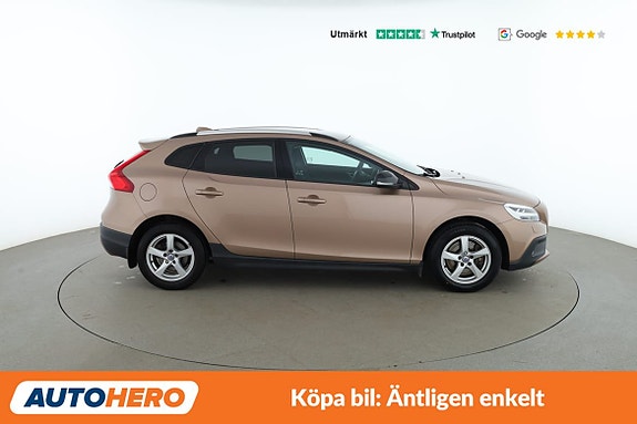 Volvo V40 Cross Country 7 of 30